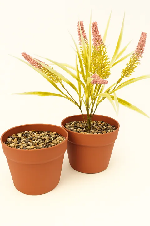 Maceta marrón con piedras (13 cm)